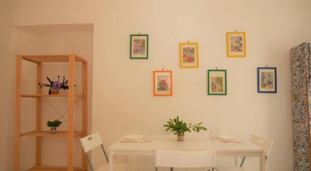 House With Garden And Parking Space In Mergellina Neapel Exterior foto