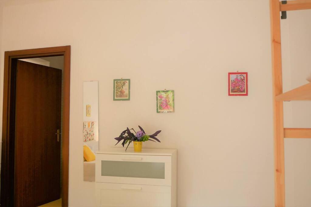 House With Garden And Parking Space In Mergellina Neapel Exterior foto